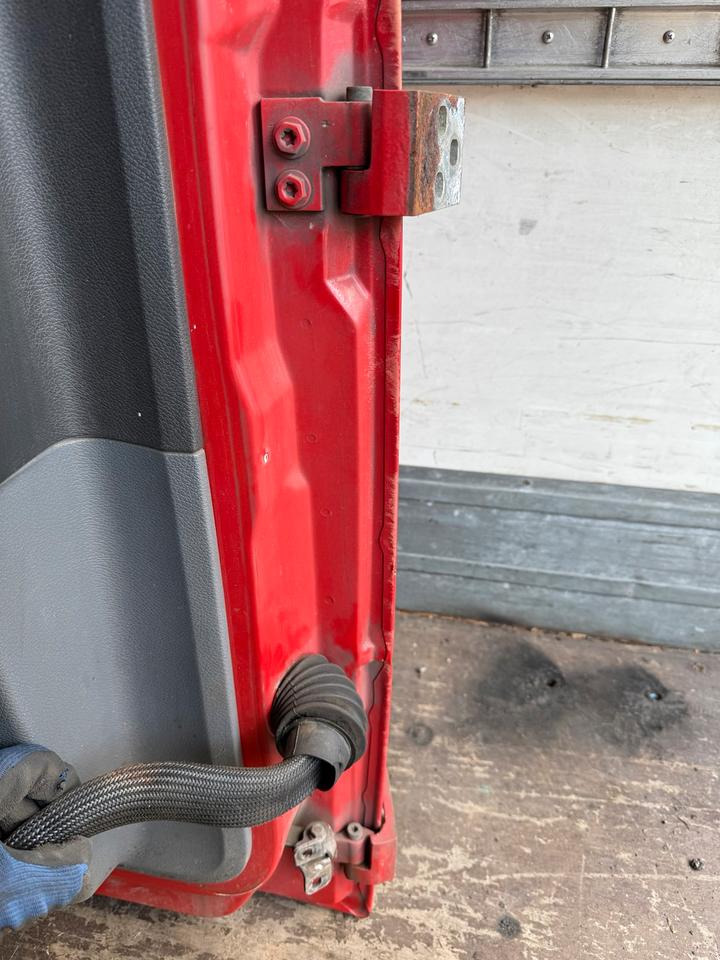 Mercedes Atego Fahrertür Rot Spiegel Innenverkleidung LN 74 - Dvere a diely pre Nákladné auto: obrázok 5 Mercedes Atego Fahrertür Rot Spiegel Innenverkleidung LN 74 - Dvere a diely pre Nákladné auto: obrázok 5