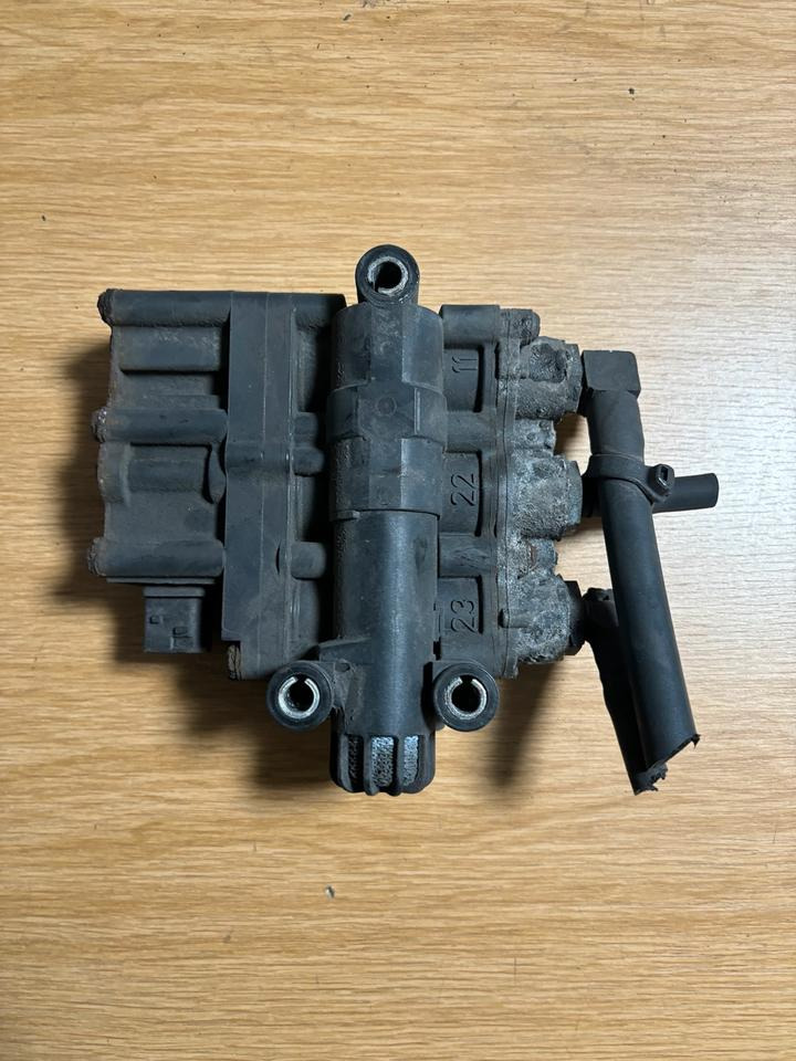 Mercedes Benz WABCO Magnetventil A0013271425 - Brzdový ventil pre Nákladné auto: obrázok 1 Mercedes Benz WABCO Magnetventil A0013271425 - Brzdový ventil pre Nákladné auto: obrázok 1