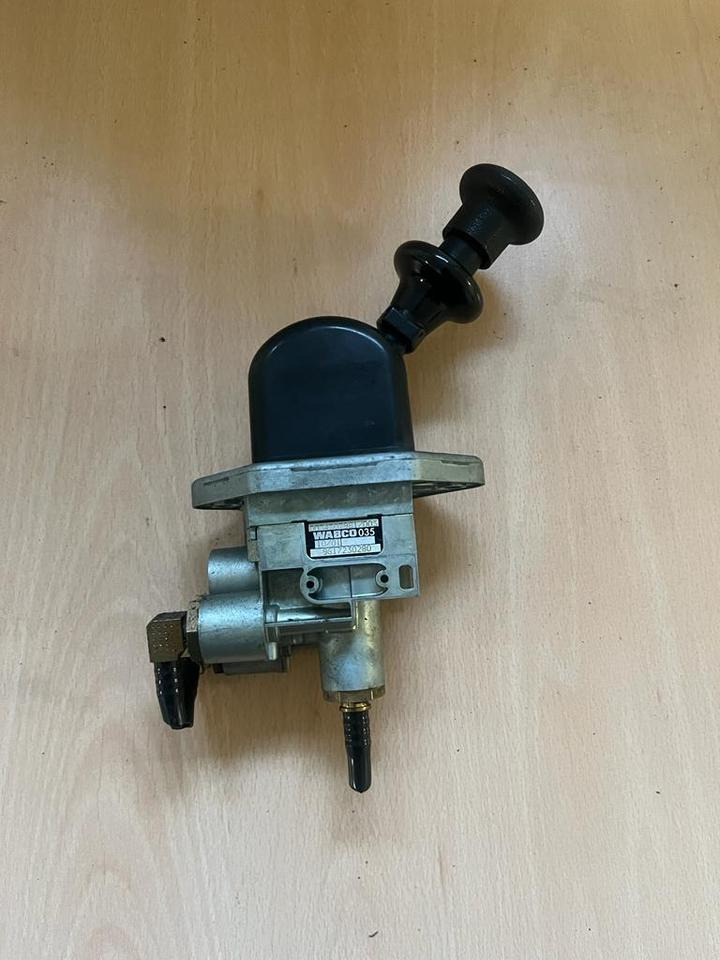 Mercedes Bremsventil Feststellbremse Handbremsventil 0034307981 - Radiaca páka pre Nákladné auto: obrázok 1 Mercedes Bremsventil Feststellbremse Handbremsventil 0034307981 - Radiaca páka pre Nákladné auto: obrázok 1