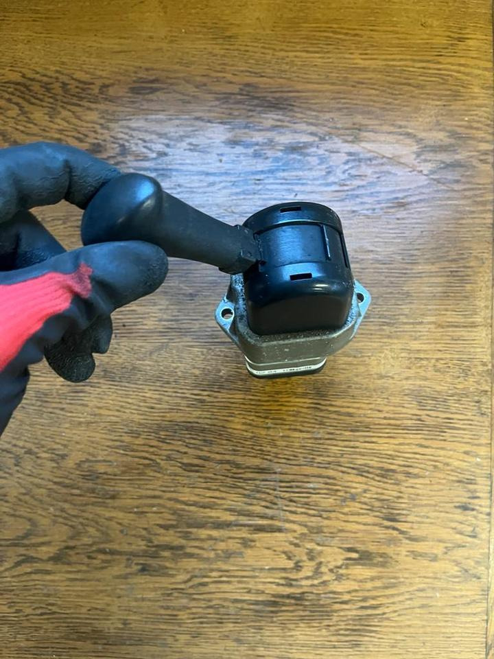 Mercedes Bremsventil Feststellbremse Handbremsventil A0004200284 - Brzdový ventil pre Nákladné auto: obrázok 3 Mercedes Bremsventil Feststellbremse Handbremsventil A0004200284 - Brzdový ventil pre Nákladné auto: obrázok 3