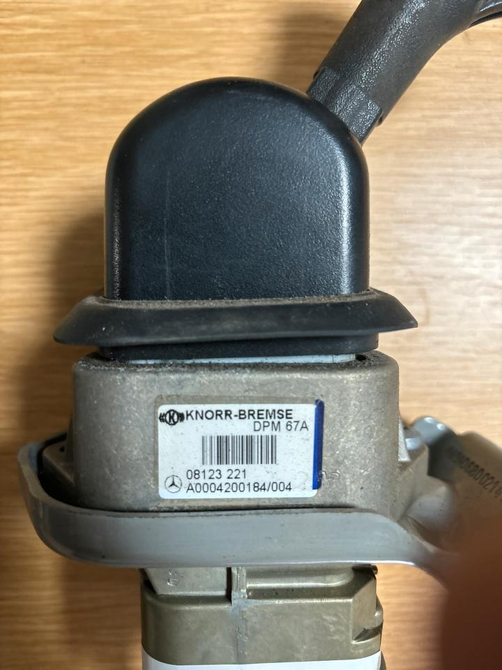 Mercedes KNORR-BREMSE Bremsventil Handbremsventil A0004200184 - Radiaca páka pre Nákladné auto: obrázok 3 Mercedes KNORR-BREMSE Bremsventil Handbremsventil A0004200184 - Radiaca páka pre Nákladné auto: obrázok 3