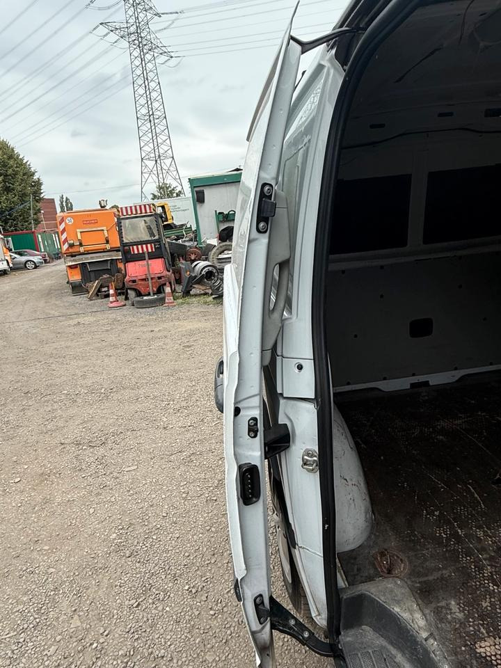 Mercedes VITO Seitentür Schiebetür BJ 2012 - Dvere a diely pre Dodávka: obrázok 2 Mercedes VITO Seitentür Schiebetür BJ 2012 - Dvere a diely pre Dodávka: obrázok 2