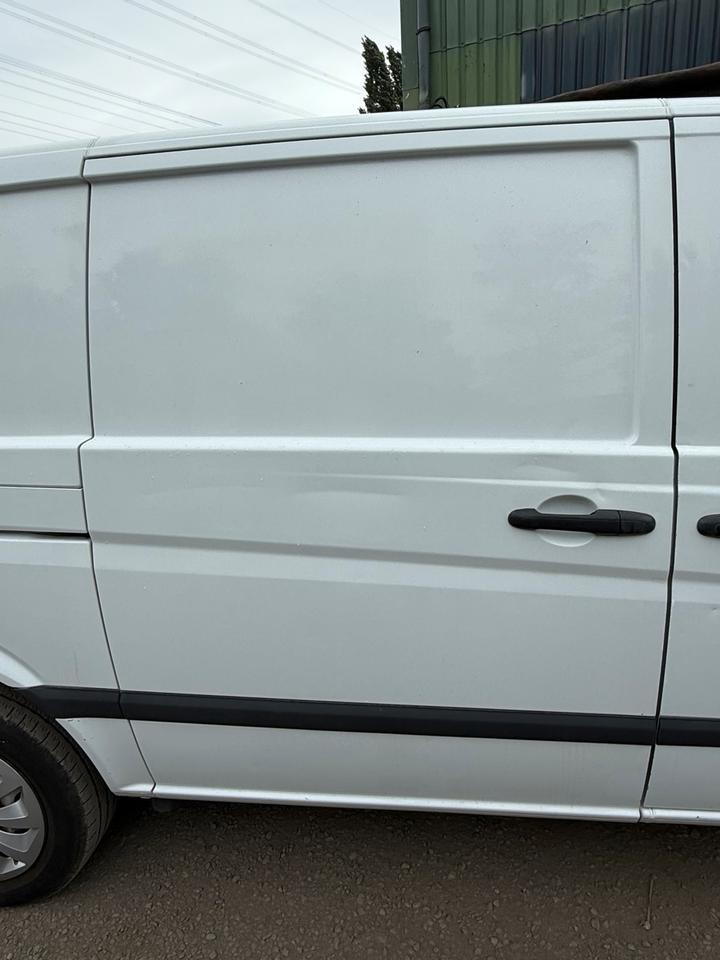 Mercedes VITO Seitentür Schiebetür BJ 2012 - Dvere a diely pre Dodávka: obrázok 1 Mercedes VITO Seitentür Schiebetür BJ 2012 - Dvere a diely pre Dodávka: obrázok 1