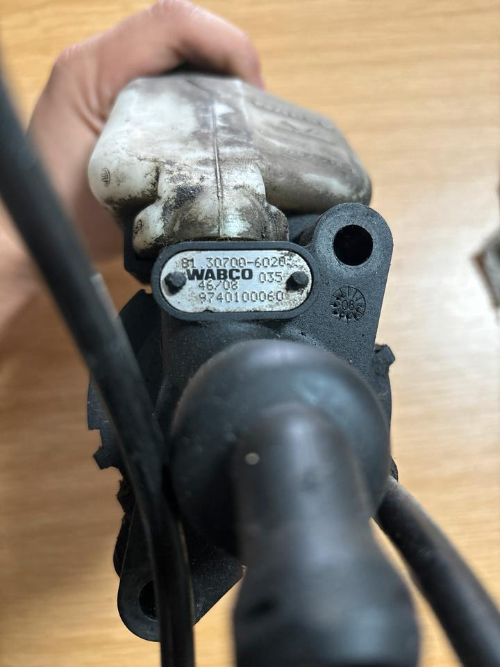 MAN WABCO Geberzylinder Kopplung 81.30700-6020 - Náhradný diel pre Nákladné auto: obrázok 2 MAN WABCO Geberzylinder Kopplung 81.30700-6020 - Náhradný diel pre Nákladné auto: obrázok 2