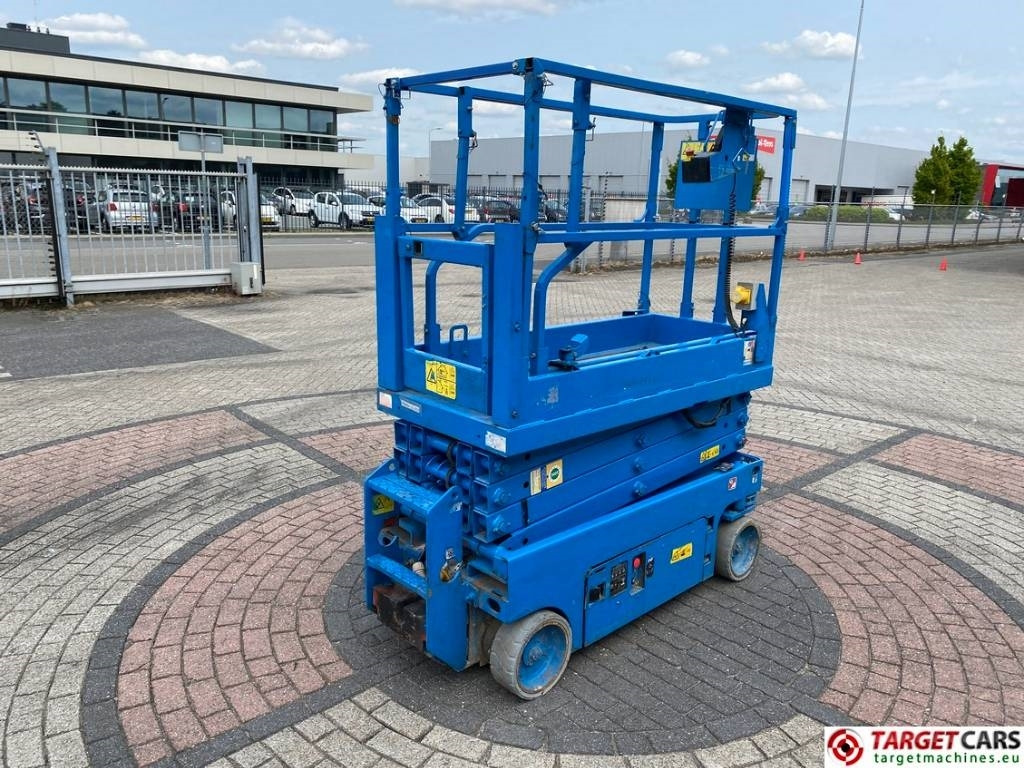 Genie GS-1932 Electric Scissor Work Lift 779cm - Samohybná plošiny: obrázok 3 Genie GS-1932 Electric Scissor Work Lift 779cm - Samohybná plošiny: obrázok 3
