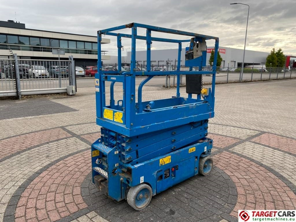 Genie GS-1932 Electric Scissor Work Lift 779cm - Samohybná plošiny: obrázok 3 Genie GS-1932 Electric Scissor Work Lift 779cm - Samohybná plošiny: obrázok 3