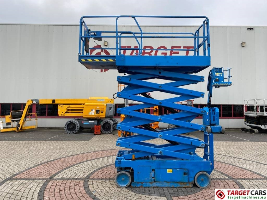 Genie GS-4047 Electric Scissor Work Lift 1389cm - Samohybná plošiny: obrázok 5 Genie GS-4047 Electric Scissor Work Lift 1389cm - Samohybná plošiny: obrázok 5
