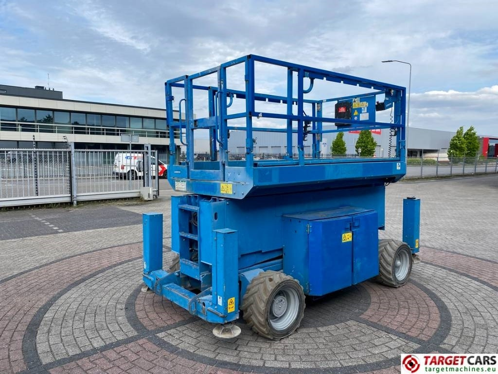 Genie GS-4069DC Electric 4x4 Scissor Work Lift 1412cm - Samohybná plošiny: obrázok 3 Genie GS-4069DC Electric 4x4 Scissor Work Lift 1412cm - Samohybná plošiny: obrázok 3