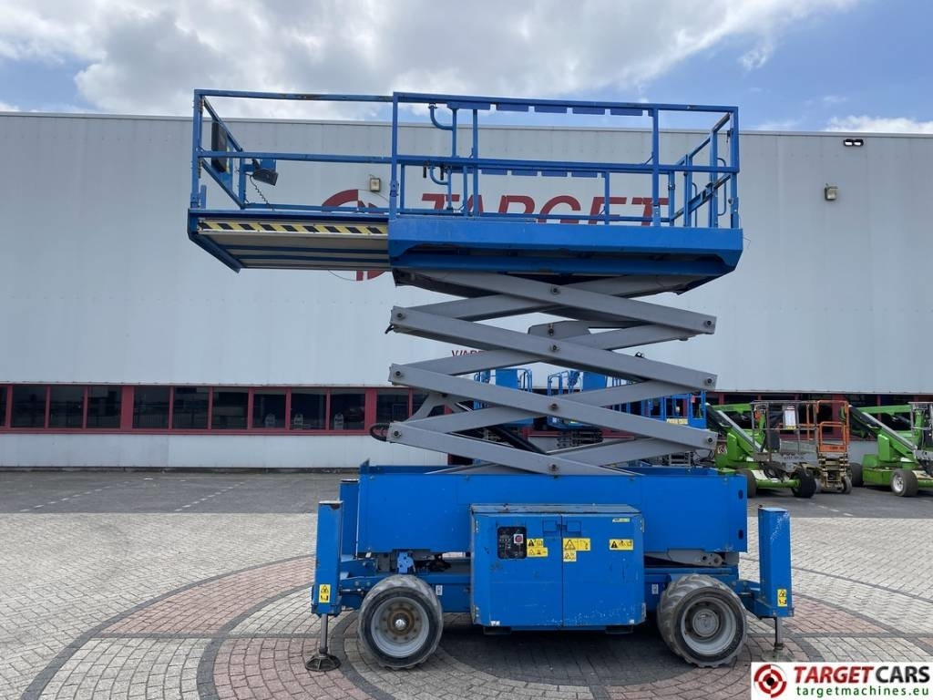 Genie GS-4069DC Electric Scissor Work Lift 1412cm - Samohybná plošiny: obrázok 5 Genie GS-4069DC Electric Scissor Work Lift 1412cm - Samohybná plošiny: obrázok 5