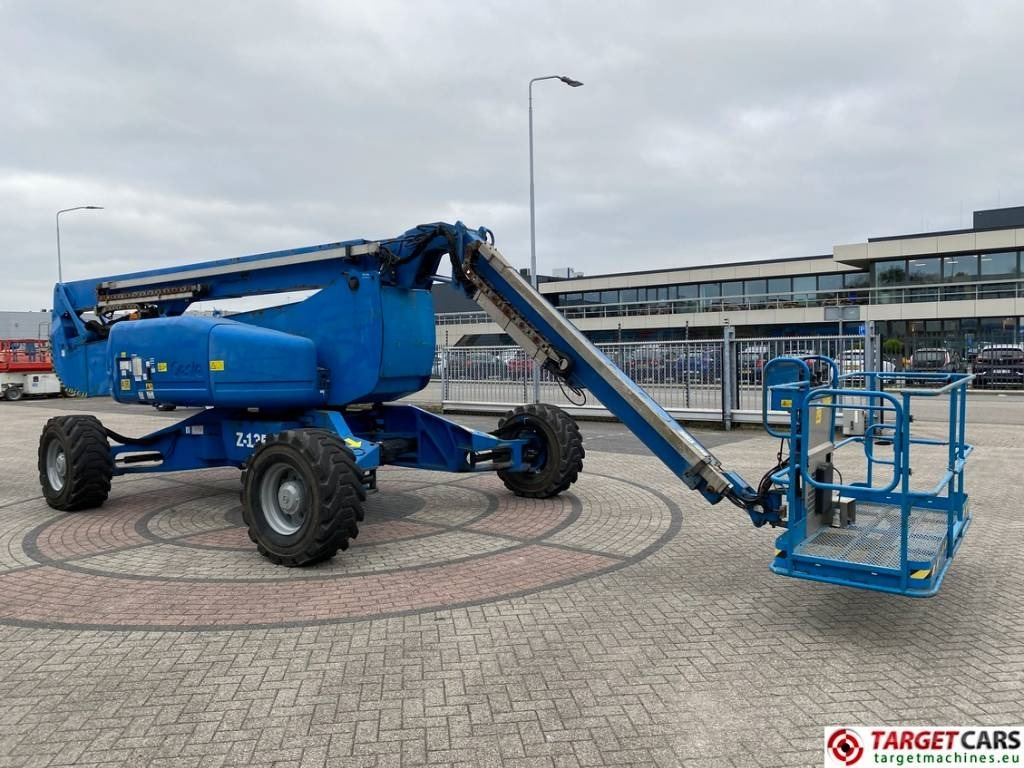 Genie Z-135/70 Articulated 4x4x4 Diesel Boom Lift 4315cm - Kĺbová pracovná plošina: obrázok 2 Genie Z-135/70 Articulated 4x4x4 Diesel Boom Lift 4315cm - Kĺbová pracovná plošina: obrázok 2