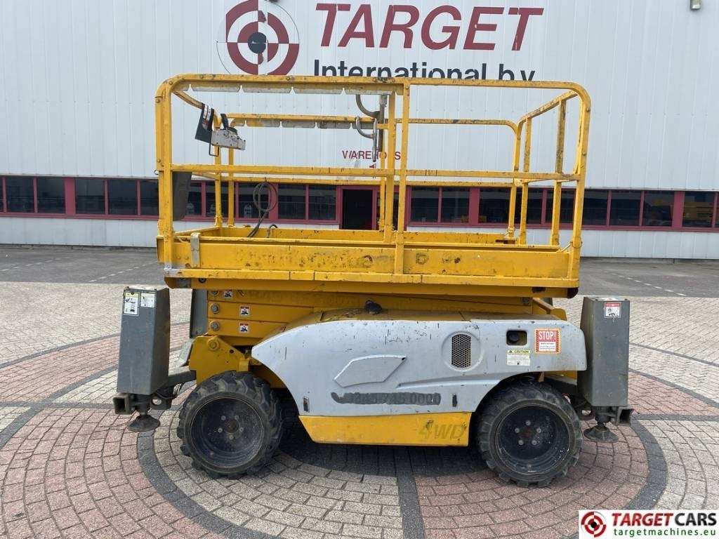 Haulotte Compact 10DX Diesel 4x4 Scissor 1015cm DEFECT - Samohybná plošiny: obrázok 5 Haulotte Compact 10DX Diesel 4x4 Scissor 1015cm DEFECT - Samohybná plošiny: obrázok 5