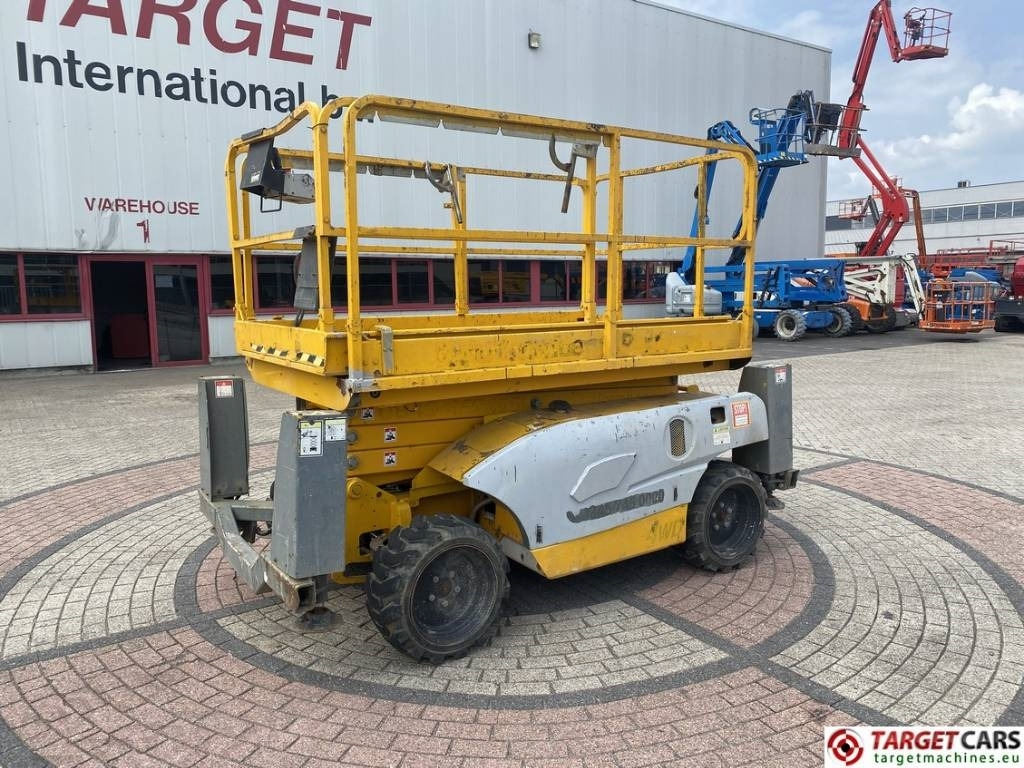 Haulotte Compact 10DX Diesel 4x4 Scissor 1015cm DEFECT - Samohybná plošiny: obrázok 1 Haulotte Compact 10DX Diesel 4x4 Scissor 1015cm DEFECT - Samohybná plošiny: obrázok 1