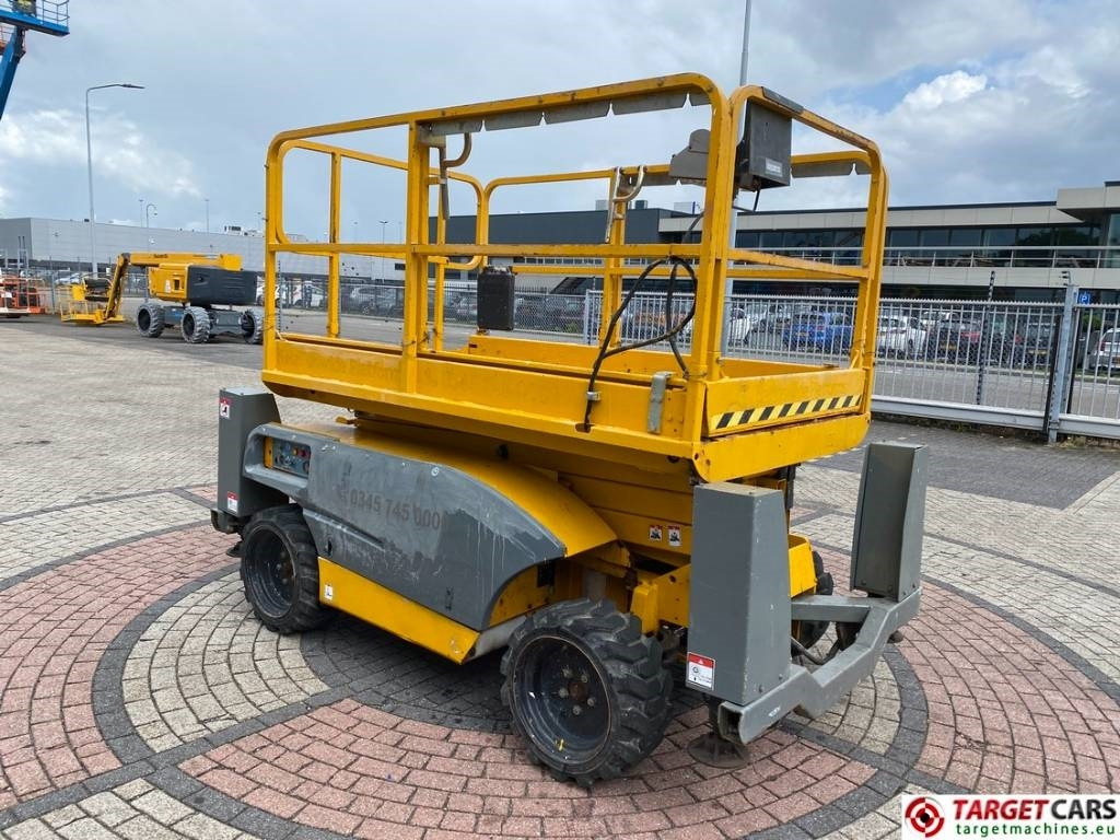 Haulotte Compact 10DX Diesel 4x4 Scissor Work Lift 1015cm - Samohybná plošiny: obrázok 2 Haulotte Compact 10DX Diesel 4x4 Scissor Work Lift 1015cm - Samohybná plošiny: obrázok 2