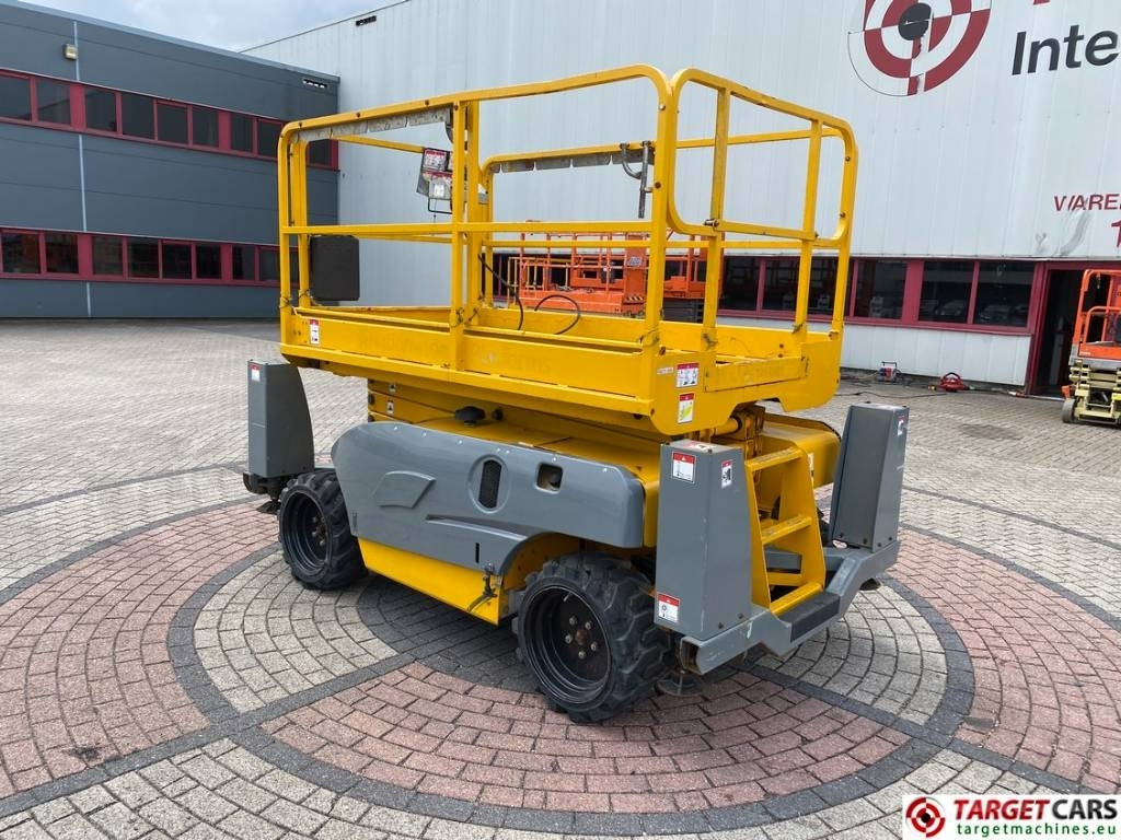Haulotte Compact 10DX Diesel 4x4 Scissor Work Lift 1015cm - Samohybná plošiny: obrázok 4 Haulotte Compact 10DX Diesel 4x4 Scissor Work Lift 1015cm - Samohybná plošiny: obrázok 4