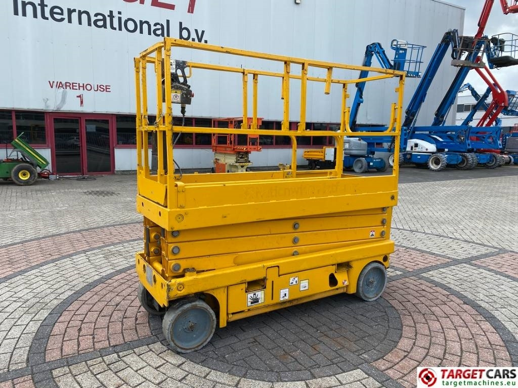 Haulotte Compact 10N Electric Scissor Work Lift 1000cm - Samohybná plošiny: obrázok 1 Haulotte Compact 10N Electric Scissor Work Lift 1000cm - Samohybná plošiny: obrázok 1