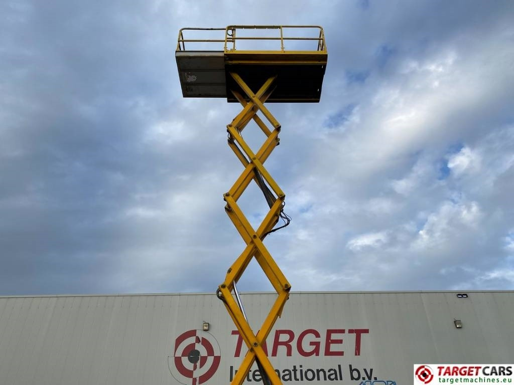 Samohybná plošiny Haulotte Compact 12DX Diesel 4x4 Scissor Work Lift 1206cm: obrázok 20