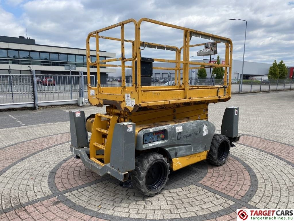 Haulotte Compact 12DX Diesel 4x4 Scissor Work Lift 1206cm - Samohybná plošiny: obrázok 3 Haulotte Compact 12DX Diesel 4x4 Scissor Work Lift 1206cm - Samohybná plošiny: obrázok 3