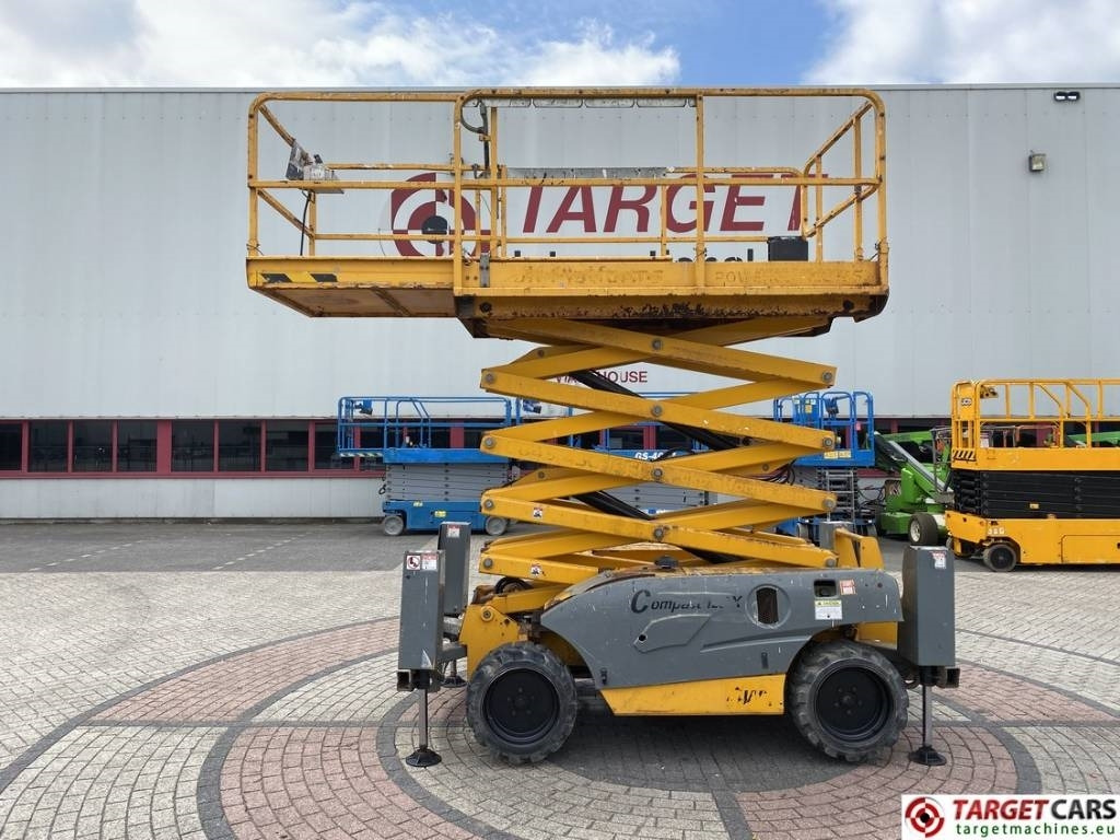Haulotte Compact 12DX Diesel 4x4 Scissor Work Lift 1206cm - Samohybná plošiny: obrázok 5 Haulotte Compact 12DX Diesel 4x4 Scissor Work Lift 1206cm - Samohybná plošiny: obrázok 5