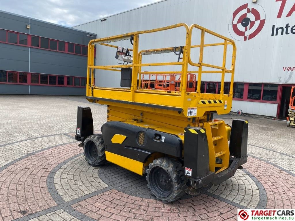 Haulotte Compact 12DX Diesel 4x4 Scissor Work Lift 1206cm - Samohybná plošiny: obrázok 4 Haulotte Compact 12DX Diesel 4x4 Scissor Work Lift 1206cm - Samohybná plošiny: obrázok 4