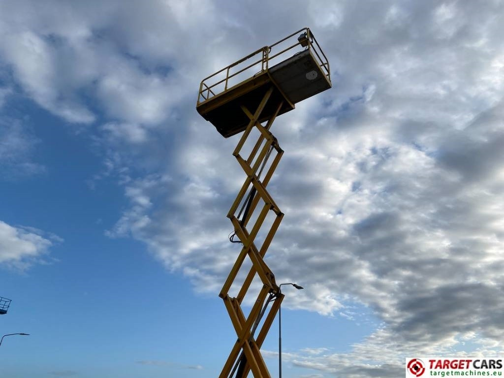 Samohybná plošiny Haulotte Compact 12DX Diesel 4x4 Scissor Work Lift 1206cm: obrázok 30