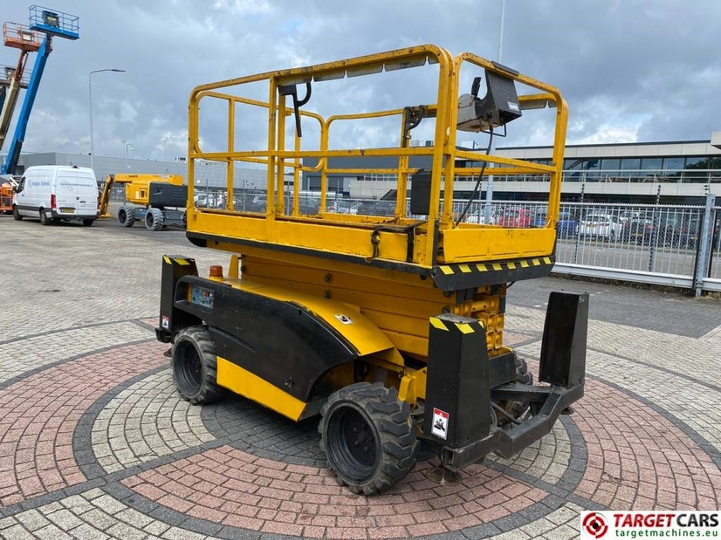 Haulotte Compact 12DX Diesel 4x4 Scissor Work Lift 1206cm - Samohybná plošiny: obrázok 2 Haulotte Compact 12DX Diesel 4x4 Scissor Work Lift 1206cm - Samohybná plošiny: obrázok 2