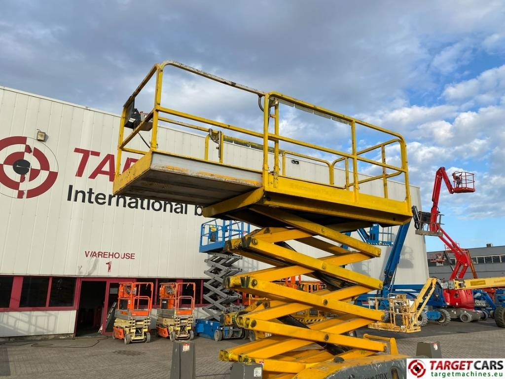 Samohybná plošiny Haulotte Compact 12DX Diesel 4x4 Scissor Work Lift 1206cm: obrázok 26