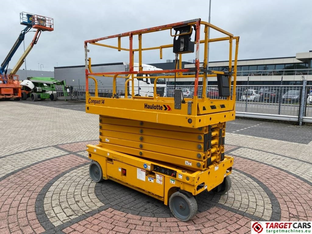 Haulotte Compact 14 Electric Scissor Work Lift 1385cm - Samohybná plošiny: obrázok 2 Haulotte Compact 14 Electric Scissor Work Lift 1385cm - Samohybná plošiny: obrázok 2