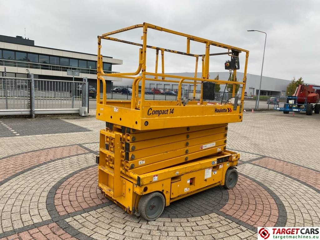 Haulotte Compact 14 Electric Scissor Work Lift 1385cm - Samohybná plošiny: obrázok 3 Haulotte Compact 14 Electric Scissor Work Lift 1385cm - Samohybná plošiny: obrázok 3