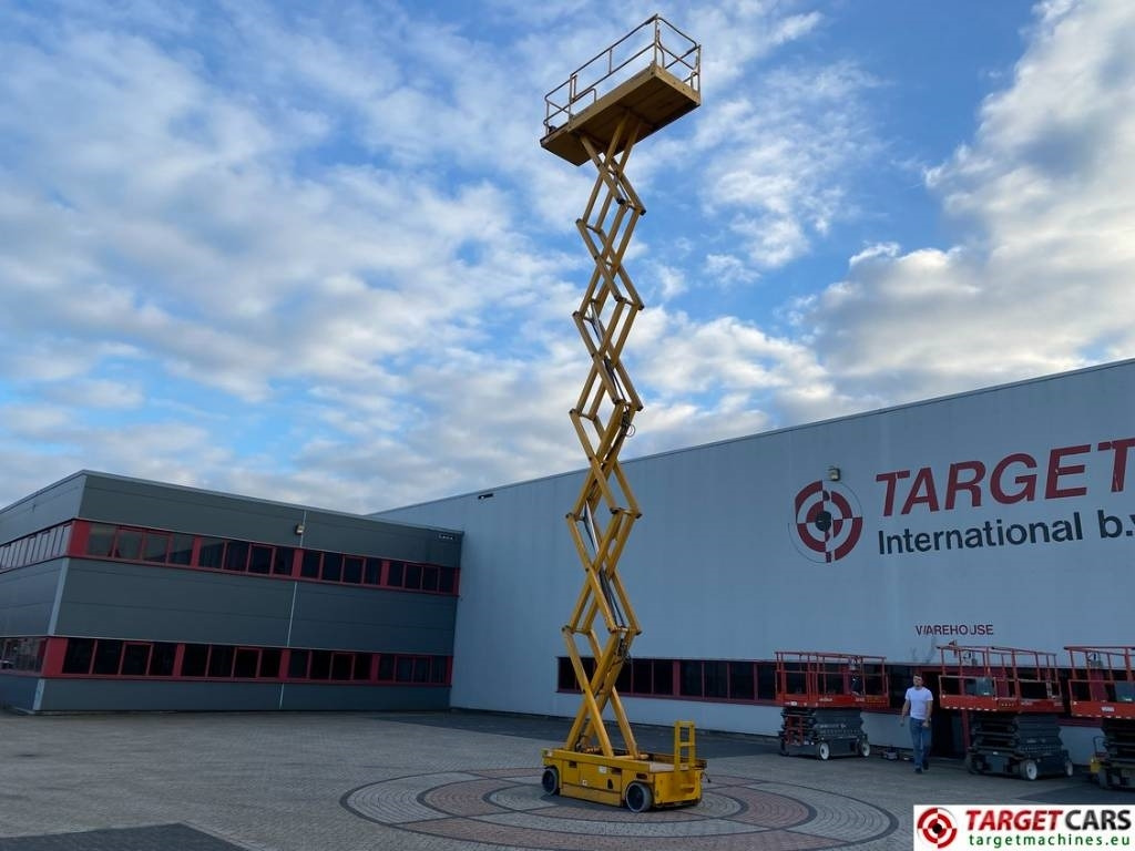 Leasing Haulotte Compact 14 Electric Scissor Work Lift 1385cm Haulotte Compact 14 Electric Scissor Work Lift 1385cm: obrázok 6 Leasing Haulotte Compact 14 Electric Scissor Work Lift 1385cm Haulotte Compact 14 Electric Scissor Work Lift 1385cm: obrázok 6