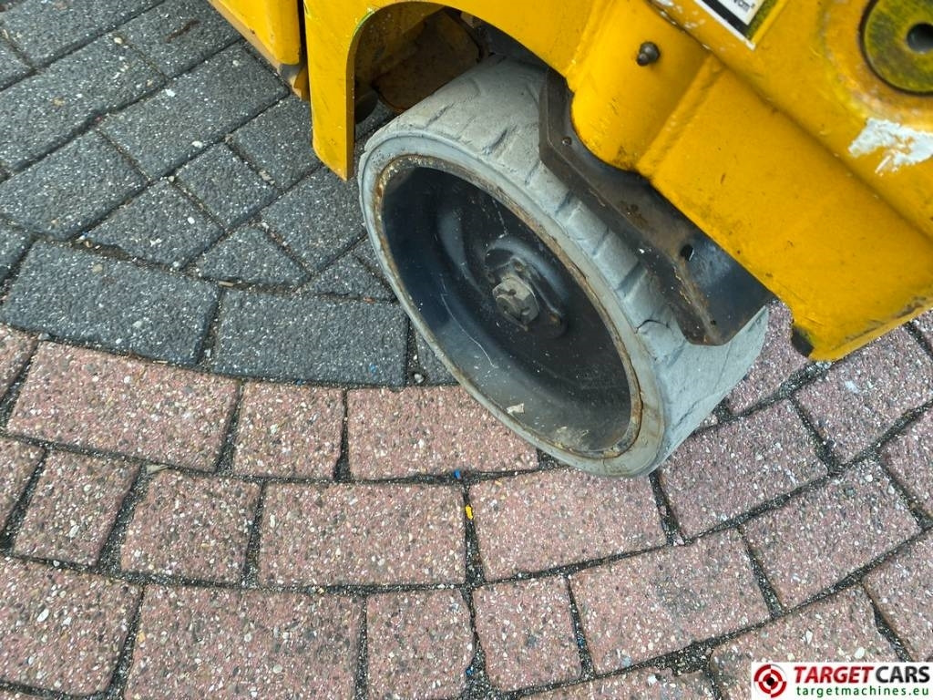 Leasing Haulotte Compact 14 Electric Scissor Work Lift 1385cm Haulotte Compact 14 Electric Scissor Work Lift 1385cm: obrázok 23 Leasing Haulotte Compact 14 Electric Scissor Work Lift 1385cm Haulotte Compact 14 Electric Scissor Work Lift 1385cm: obrázok 23