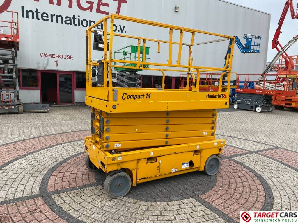 Haulotte Compact 14 Electric Scissor Work Lift 1385cm - Samohybná plošiny: obrázok 1 Haulotte Compact 14 Electric Scissor Work Lift 1385cm - Samohybná plošiny: obrázok 1