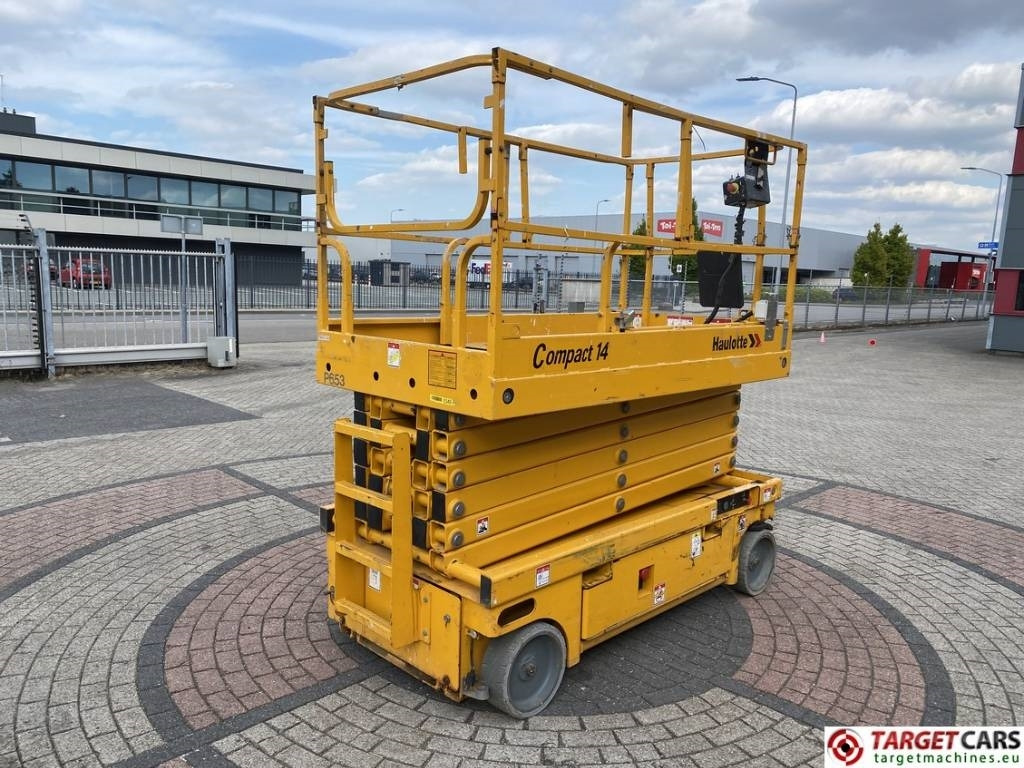 Haulotte Compact 14 Electric Scissor Work Lift 1385cm - Samohybná plošiny: obrázok 3 Haulotte Compact 14 Electric Scissor Work Lift 1385cm - Samohybná plošiny: obrázok 3