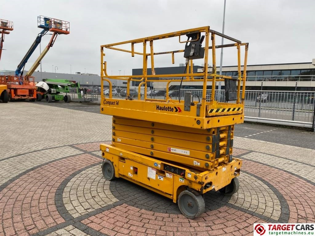 Haulotte Compact 14 Electric Scissor Work Lift 1385cm - Samohybná plošiny: obrázok 2 Haulotte Compact 14 Electric Scissor Work Lift 1385cm - Samohybná plošiny: obrázok 2