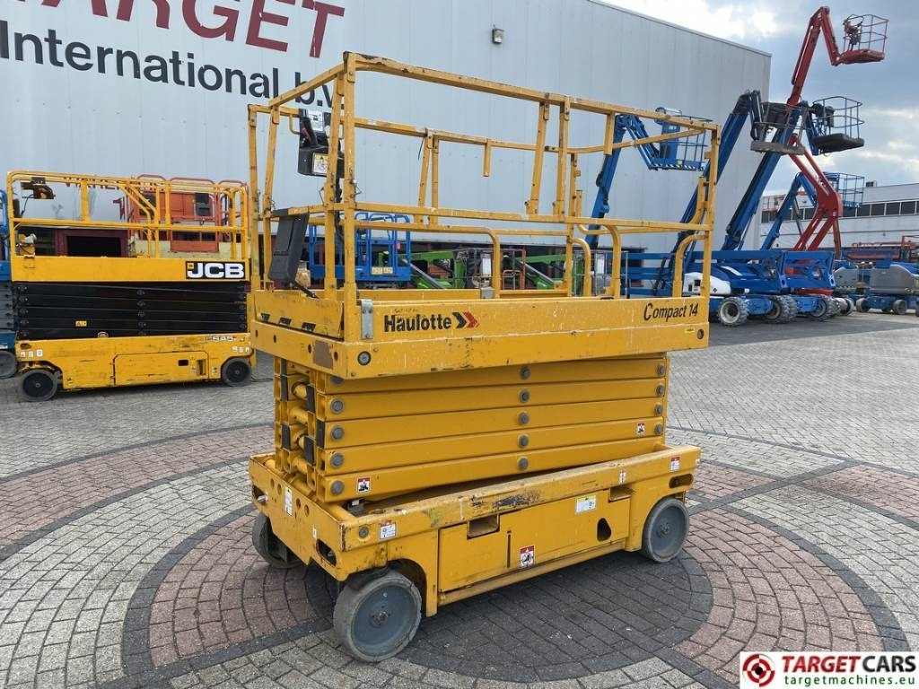 Haulotte Compact 14 Electric Scissor Work Lift 1385cm - Samohybná plošiny: obrázok 1 Haulotte Compact 14 Electric Scissor Work Lift 1385cm - Samohybná plošiny: obrázok 1