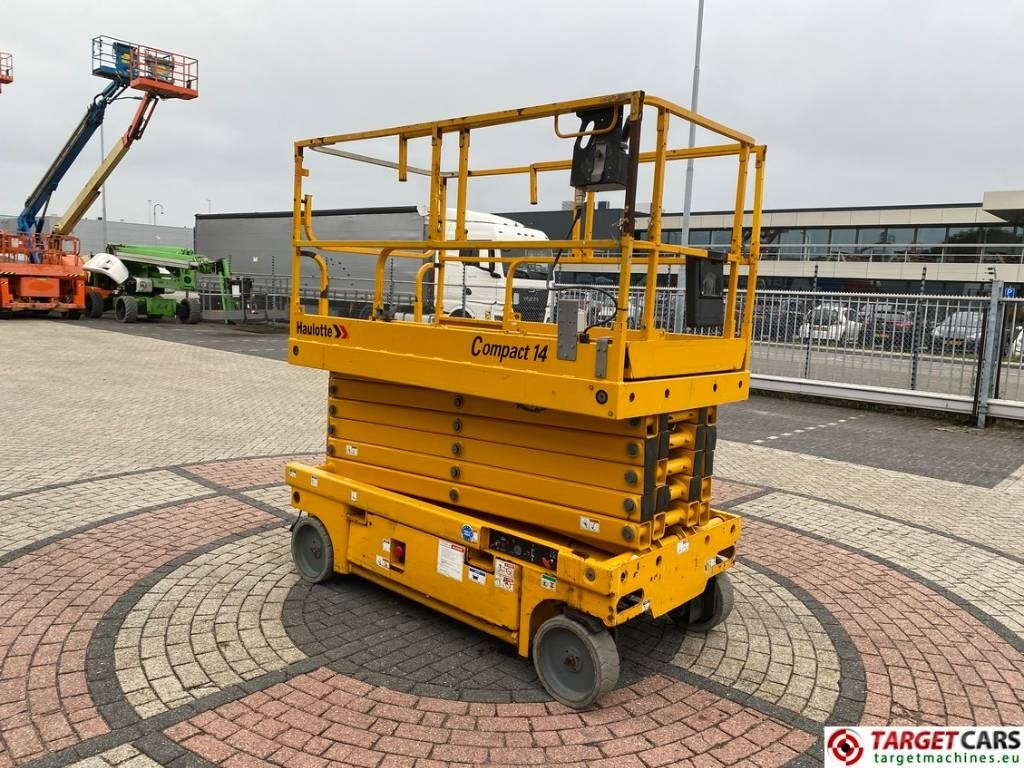 Haulotte Compact 14 Electric Scissor Work Lift 1385cm - Samohybná plošiny: obrázok 2 Haulotte Compact 14 Electric Scissor Work Lift 1385cm - Samohybná plošiny: obrázok 2