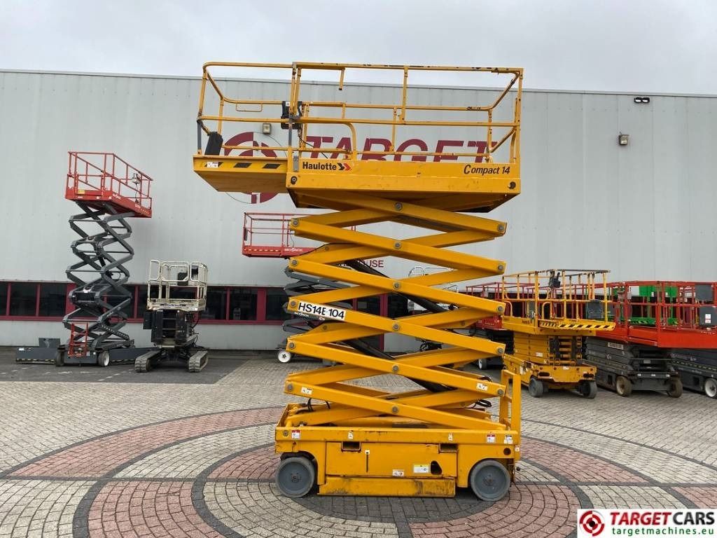 Haulotte Compact 14 Electric Scissor Work lift 1385cm - Samohybná plošiny: obrázok 5 Haulotte Compact 14 Electric Scissor Work lift 1385cm - Samohybná plošiny: obrázok 5