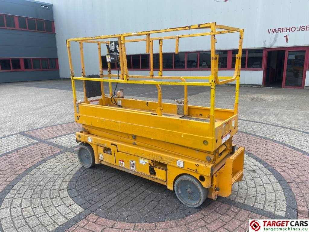 Haulotte Compact 8 Electric Scissor Work Lift 818cm - Samohybná plošiny: obrázok 4 Haulotte Compact 8 Electric Scissor Work Lift 818cm - Samohybná plošiny: obrázok 4