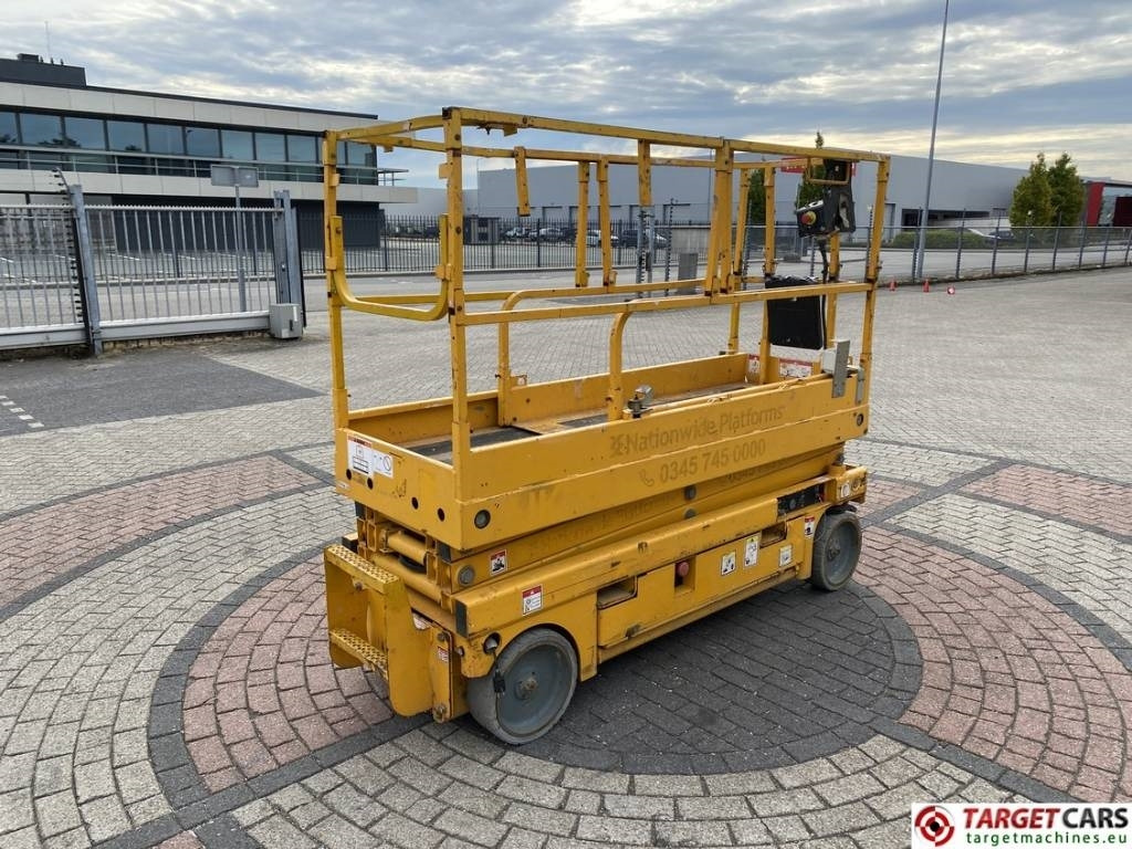 Haulotte Compact 8 Electric Scissor Work Lift 818cm - Samohybná plošiny: obrázok 3 Haulotte Compact 8 Electric Scissor Work Lift 818cm - Samohybná plošiny: obrázok 3