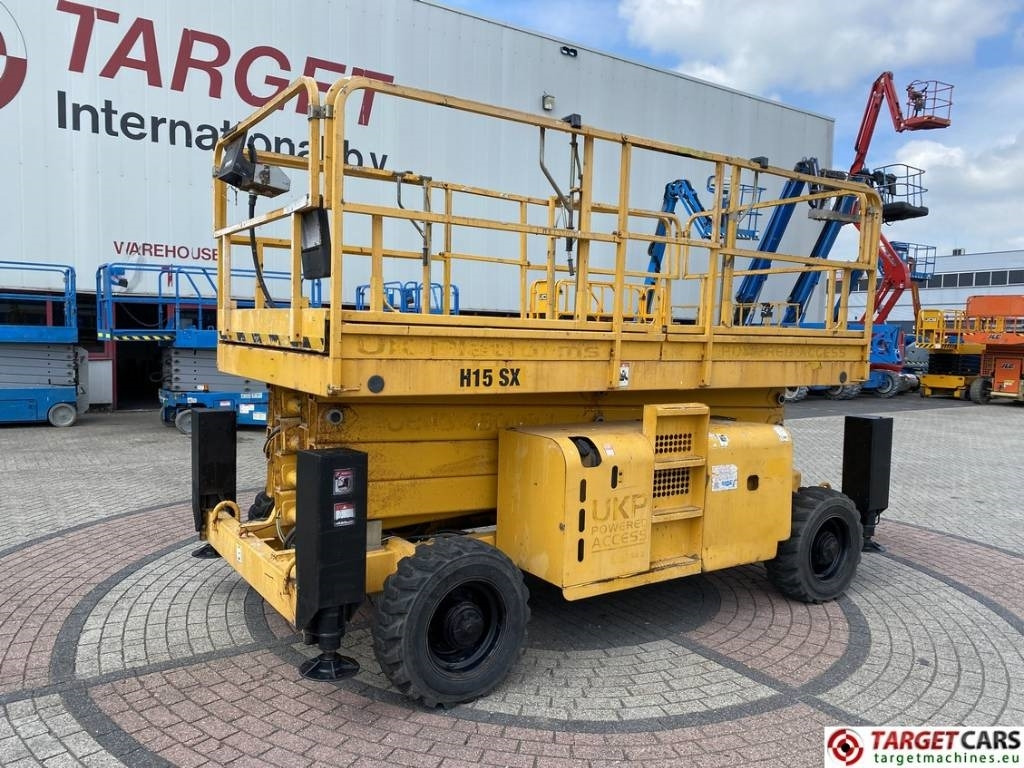 Haulotte H15SXNT Diesel H15SX 4x4 Scissor Work Lift 1500cm - Samohybná plošiny: obrázok 1 Haulotte H15SXNT Diesel H15SX 4x4 Scissor Work Lift 1500cm - Samohybná plošiny: obrázok 1