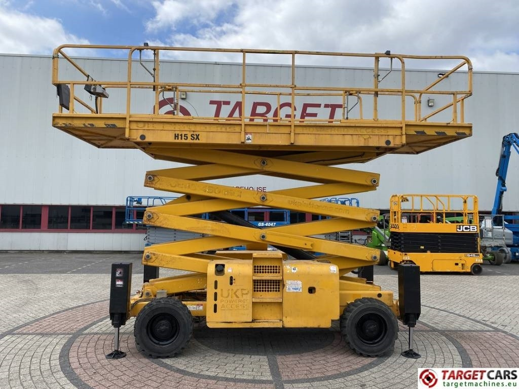 Haulotte H15SXNT Diesel H15SX 4x4 Scissor Work Lift 1500cm - Samohybná plošiny: obrázok 5 Haulotte H15SXNT Diesel H15SX 4x4 Scissor Work Lift 1500cm - Samohybná plošiny: obrázok 5