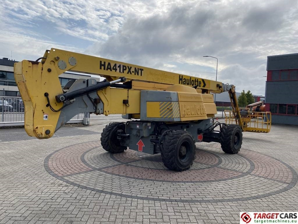 Haulotte HA41PX Articulated 4x4x4 Diesel Boom Work Lift 41M - Kĺbová pracovná plošina: obrázok 3 Haulotte HA41PX Articulated 4x4x4 Diesel Boom Work Lift 41M - Kĺbová pracovná plošina: obrázok 3