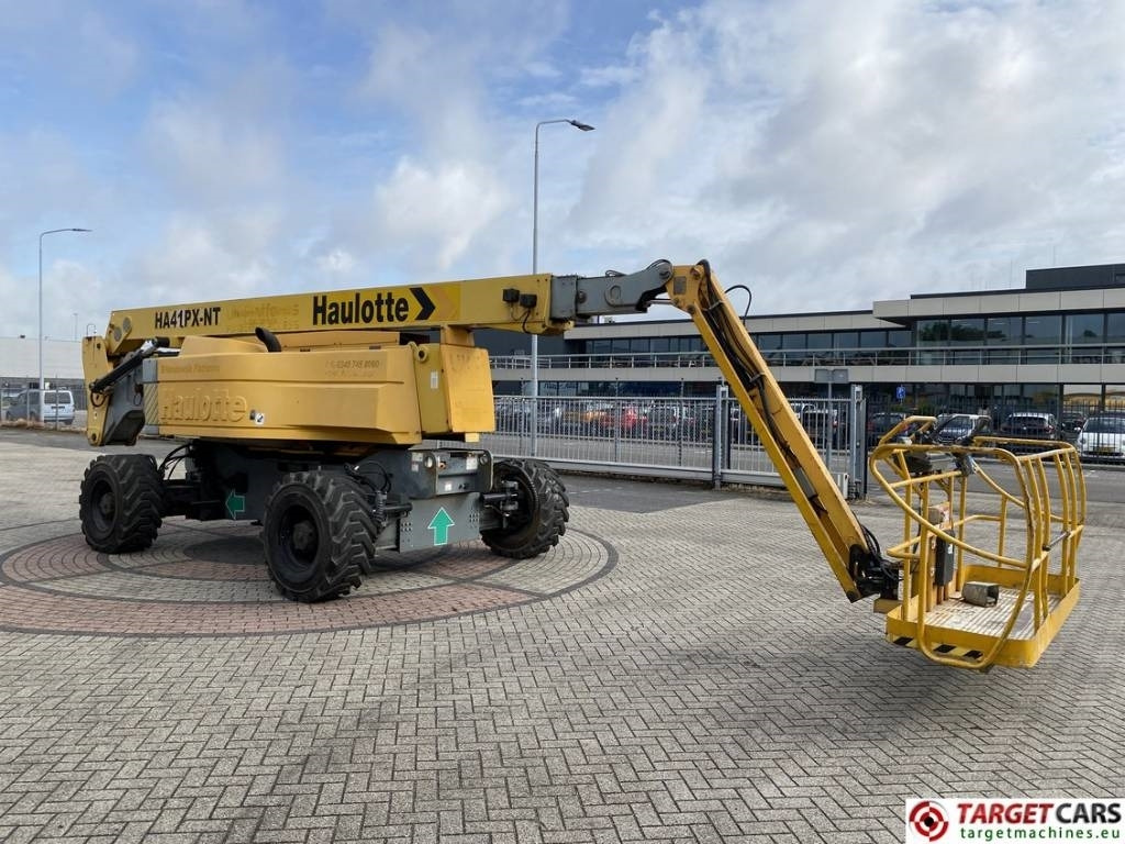 Haulotte HA41PX Articulated 4x4x4 Diesel Boom Work Lift 41M - Kĺbová pracovná plošina: obrázok 2 Haulotte HA41PX Articulated 4x4x4 Diesel Boom Work Lift 41M - Kĺbová pracovná plošina: obrázok 2