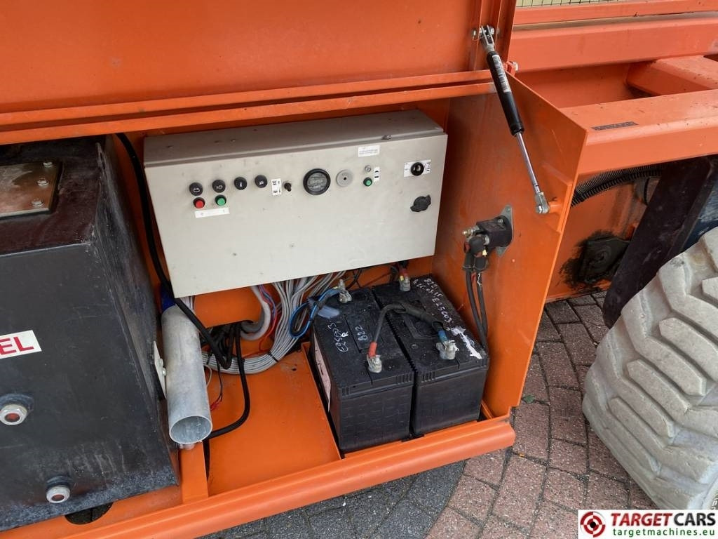 Samohybná plošiny Holland Lift B195DL-25 Diesel 4x4 Scissor Work Lift 2150cm: obrázok 12