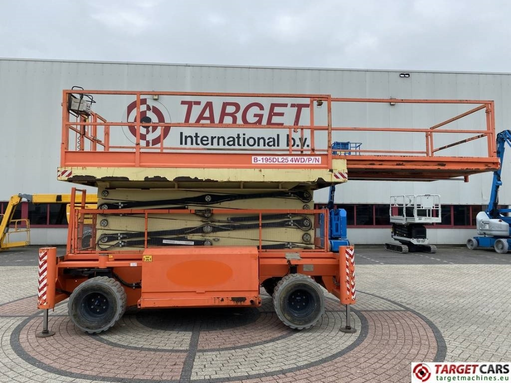 Samohybná plošiny Holland Lift B195DL-25 Diesel 4x4 Scissor Work Lift 2150cm: obrázok 42