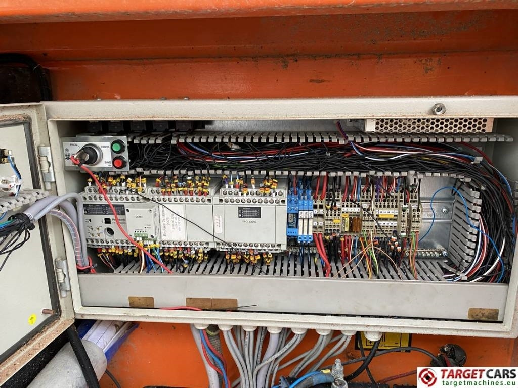 Samohybná plošiny Holland Lift B195DL-25 Diesel 4x4 Scissor Work Lift 2150cm: obrázok 15