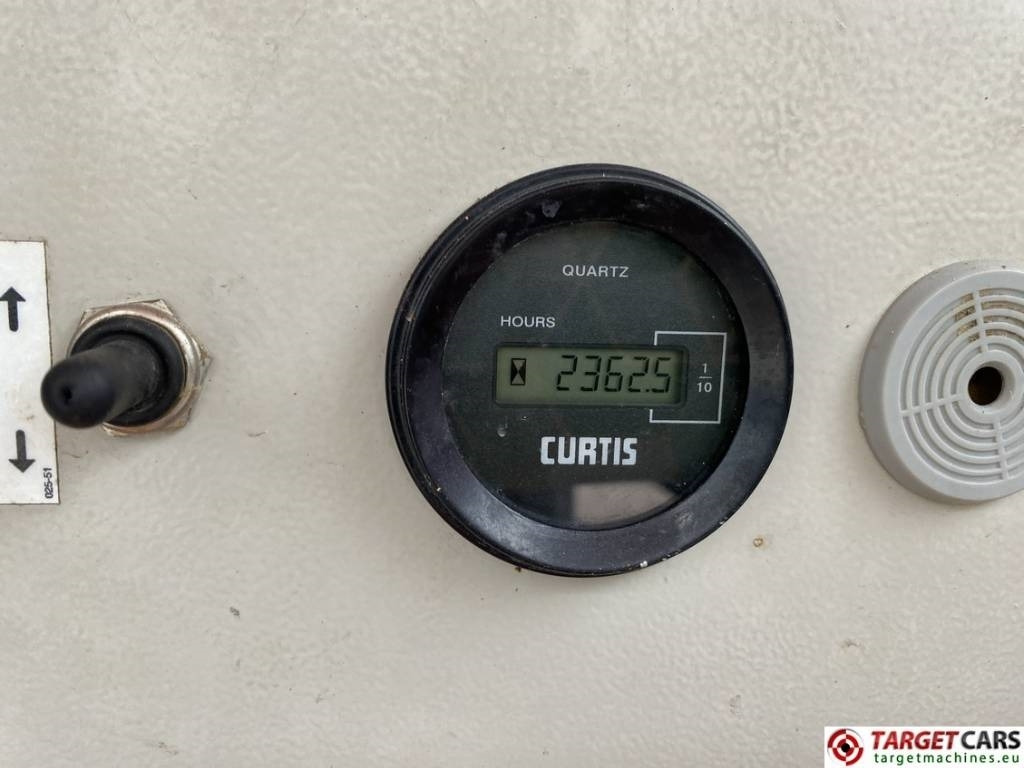 Samohybná plošiny Holland Lift B195DL-25 Diesel 4x4 Scissor Work Lift 2150cm: obrázok 14