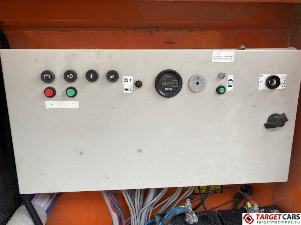 Samohybná plošiny Holland Lift B195DL-25 Diesel 4x4 Scissor Work Lift 2150cm: obrázok 13