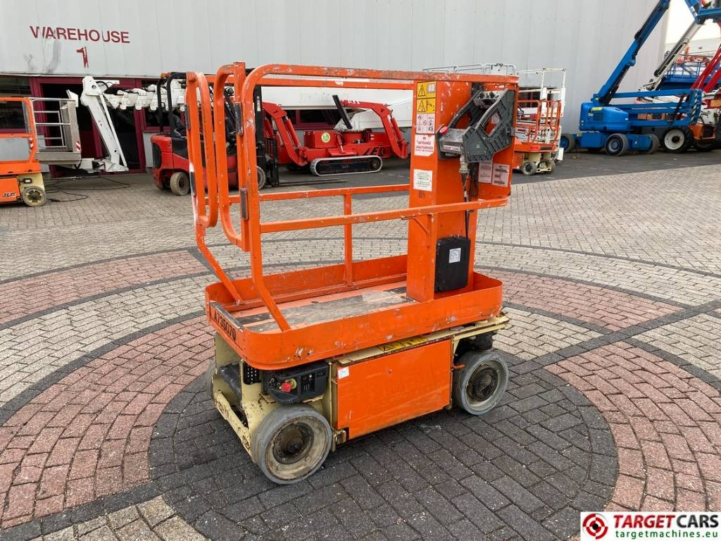 JLG 1230ES Electric Vertical Mast Work Lift 566cm - Stĺpová plošina: obrázok 1 JLG 1230ES Electric Vertical Mast Work Lift 566cm - Stĺpová plošina: obrázok 1