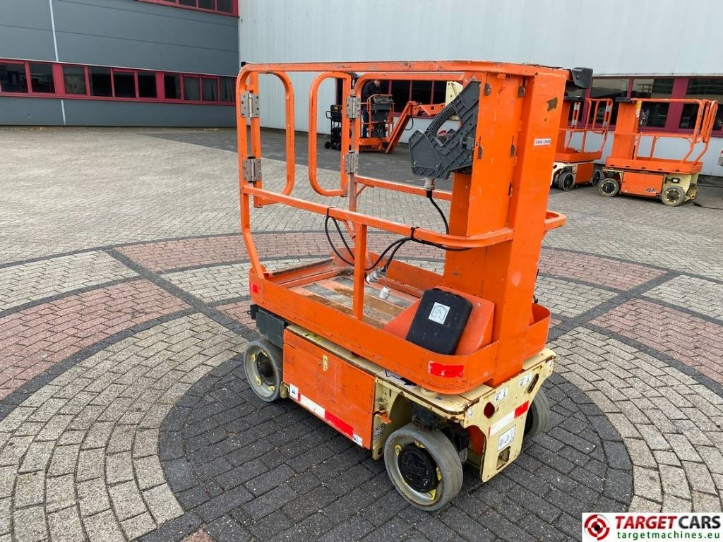 JLG 1230ES Electric Vertical Mast Work Lift 566cm - Stĺpová plošina: obrázok 4 JLG 1230ES Electric Vertical Mast Work Lift 566cm - Stĺpová plošina: obrázok 4