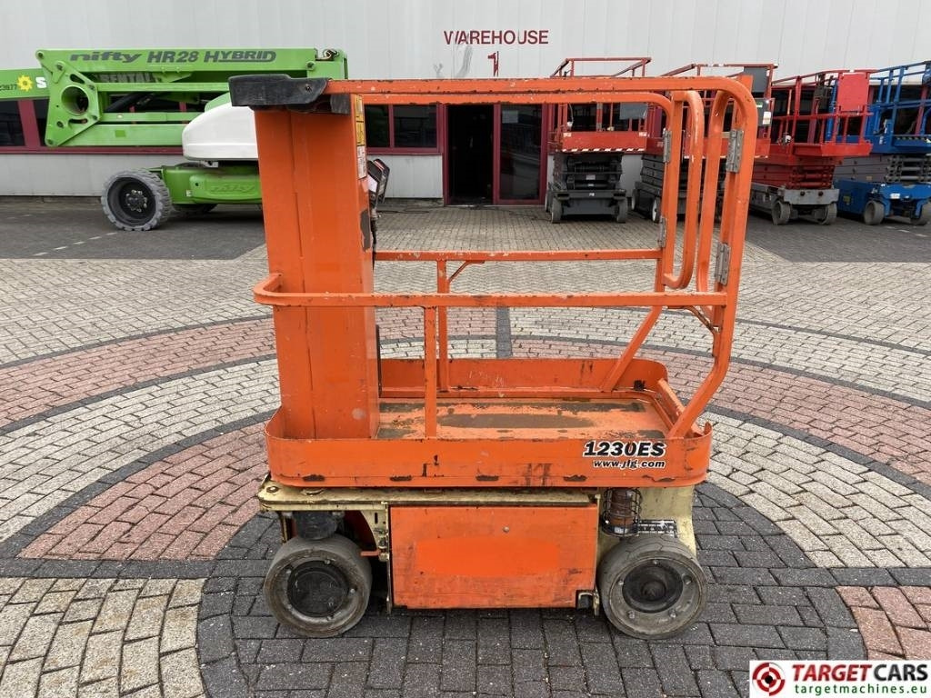 JLG 1230ES Electric Vertical Mast Work Lift 566cm - Stĺpová plošina: obrázok 5 JLG 1230ES Electric Vertical Mast Work Lift 566cm - Stĺpová plošina: obrázok 5